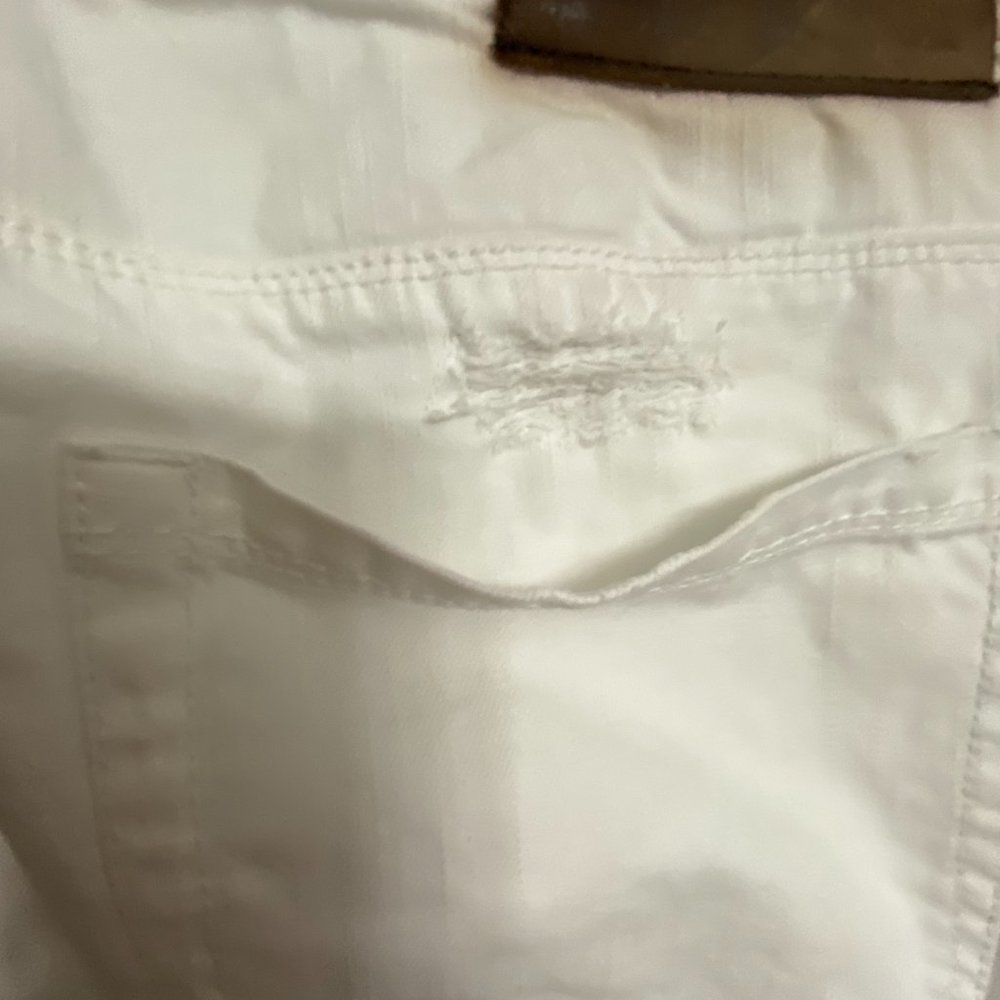 EUC~MK Mens 38X32 White denim Factory distressed Jeans - Picture 9 of 13